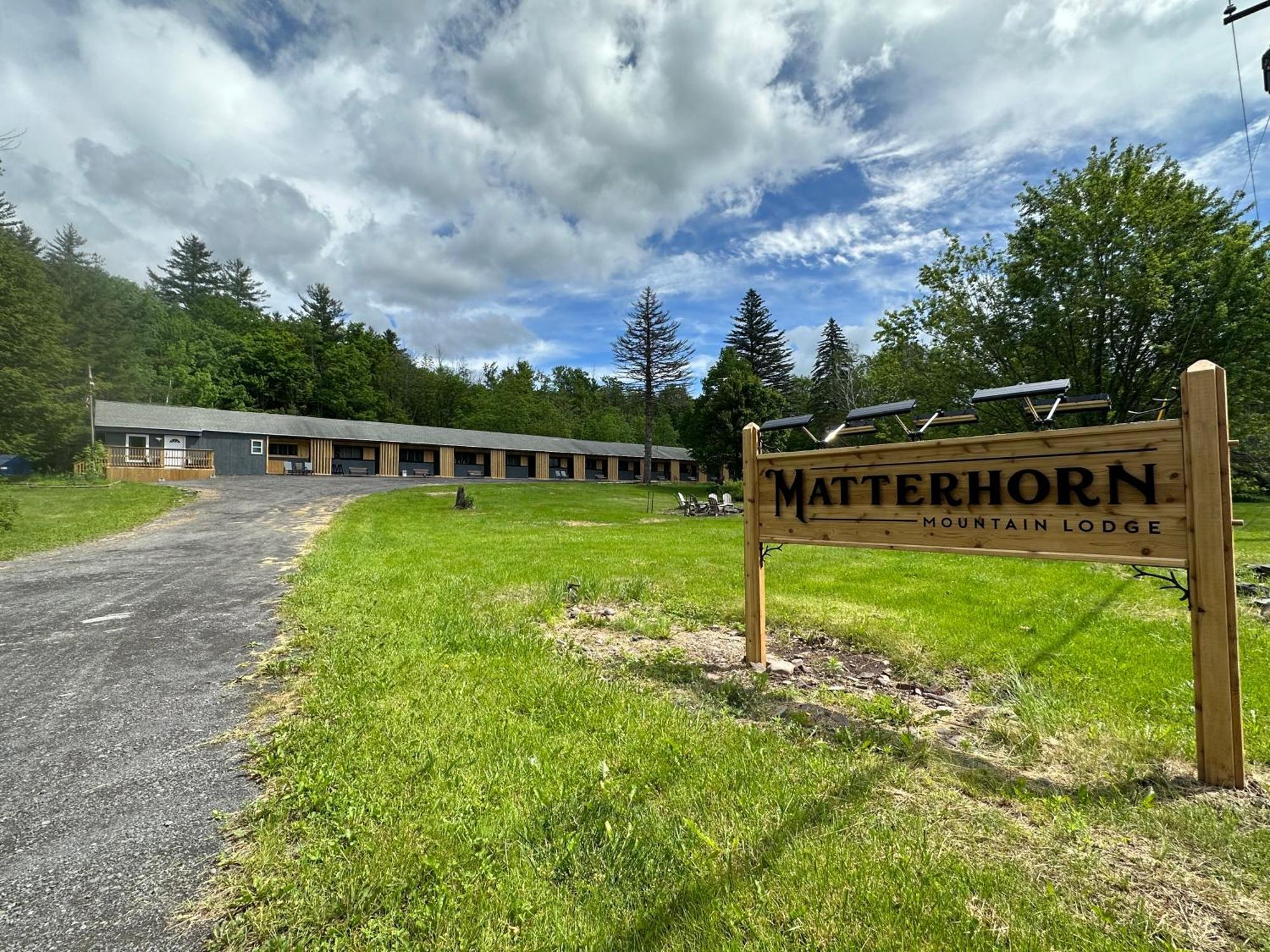 Matterhorns Hunter Lodge Екстер'єр фото